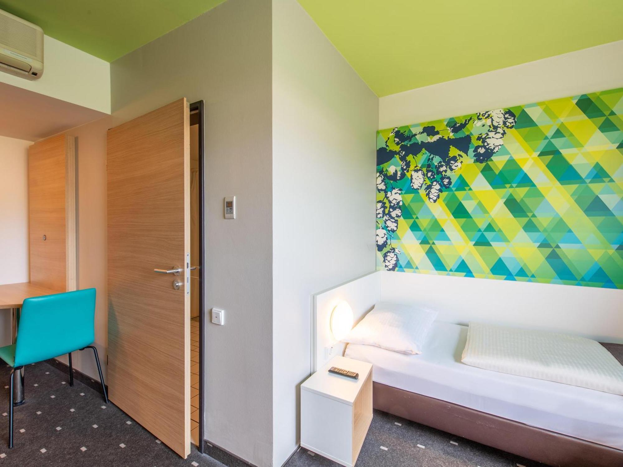 B&B Hotel Erlangen-Sued Экстерьер фото
